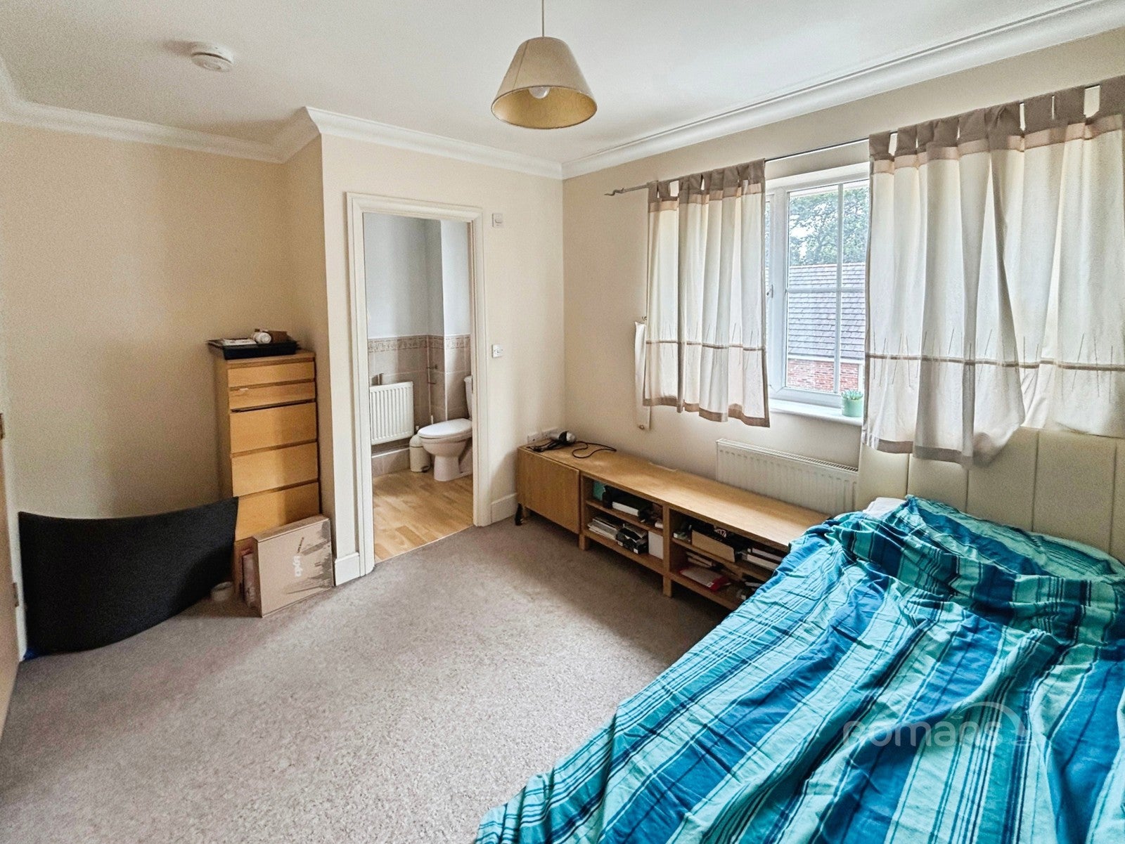 Room Richard's Field in Basingstoke and Deane