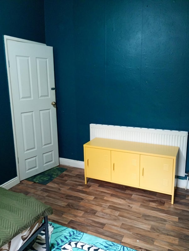 Room Oxhill Road in Birmingham