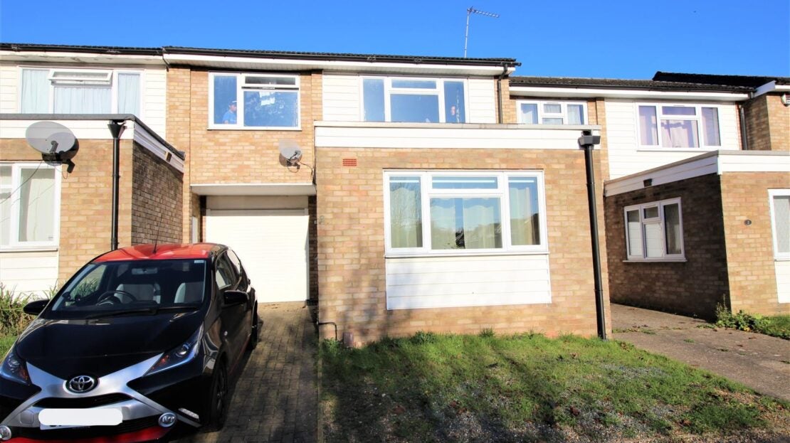 House Kingston Lane in Greater London