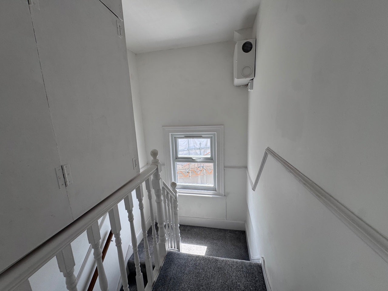 Flat Frant Road in Greater London