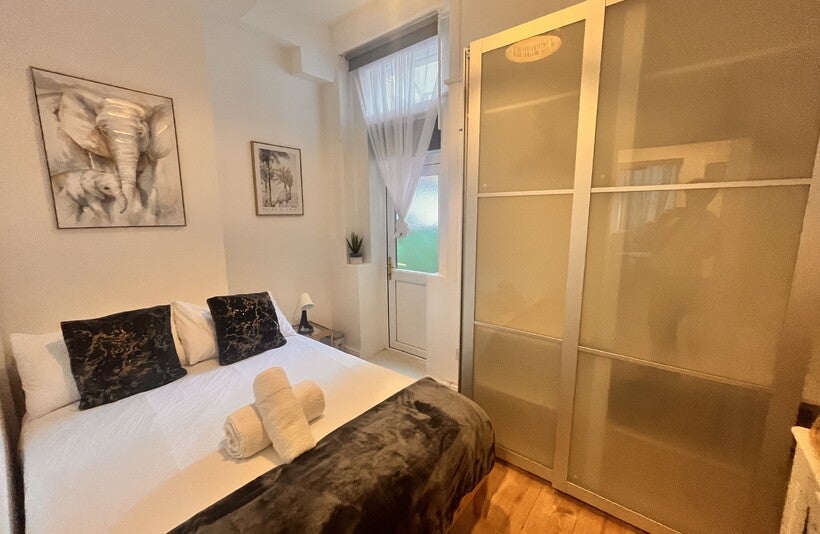 Flat Brighton Terrace in Greater London