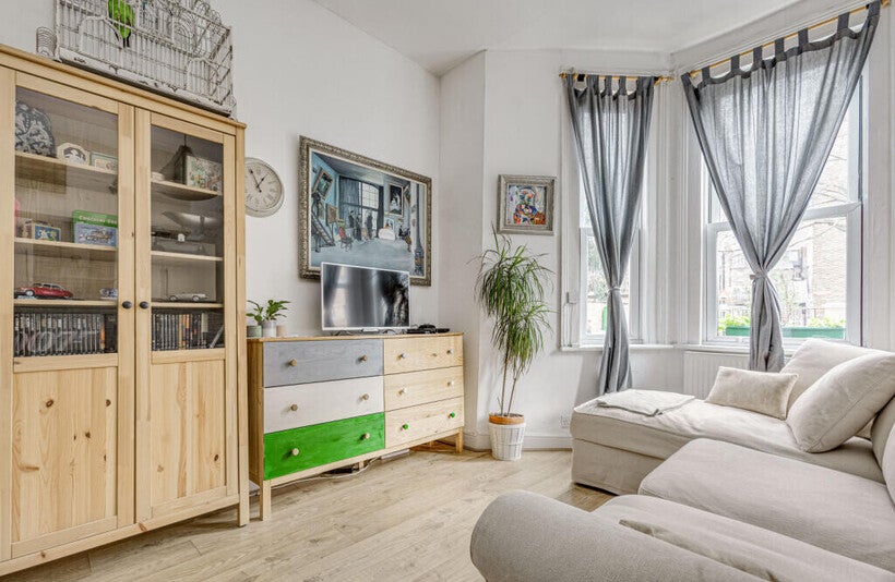 Flat Brighton Terrace in Greater London