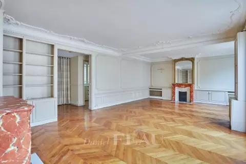 Appartement Place du Panthéon à Paris