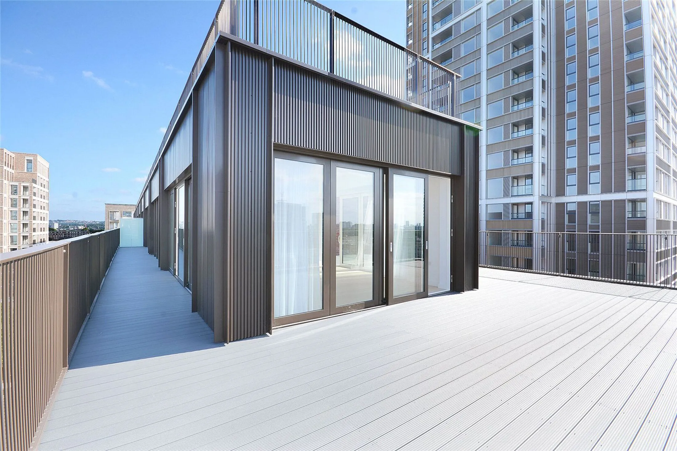 Flat Sayer Street in Greater London