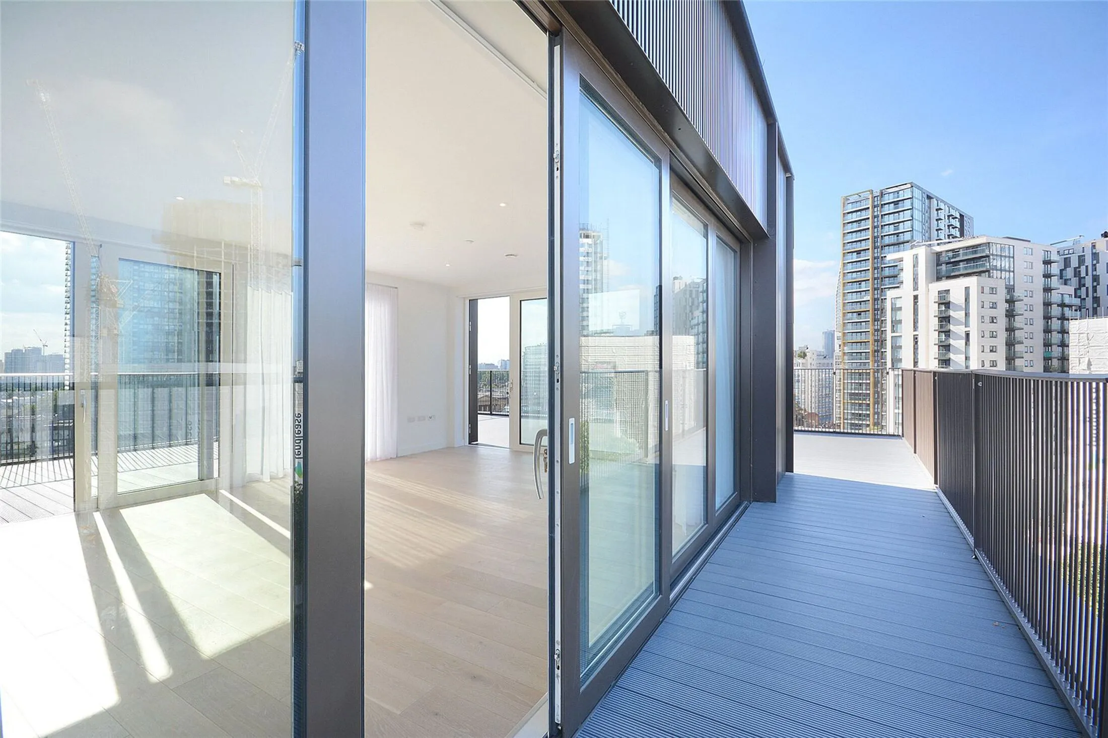Flat Sayer Street in Greater London