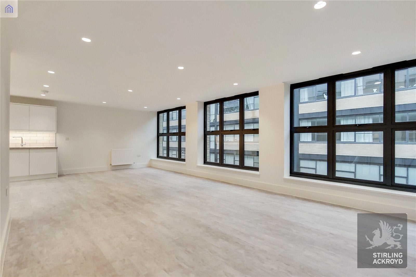 Flat Long Street in Greater London