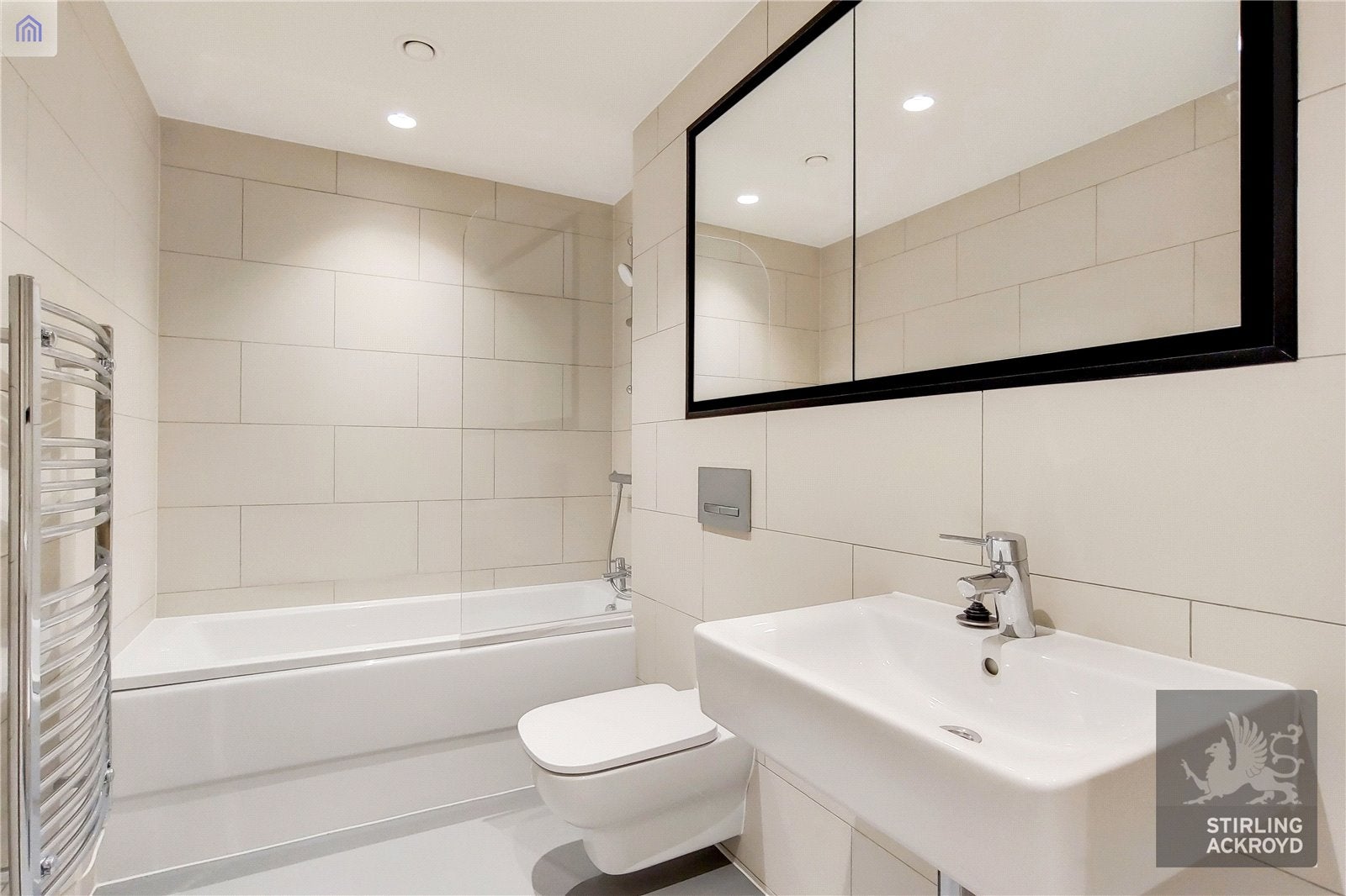 Flat Long Street in Greater London