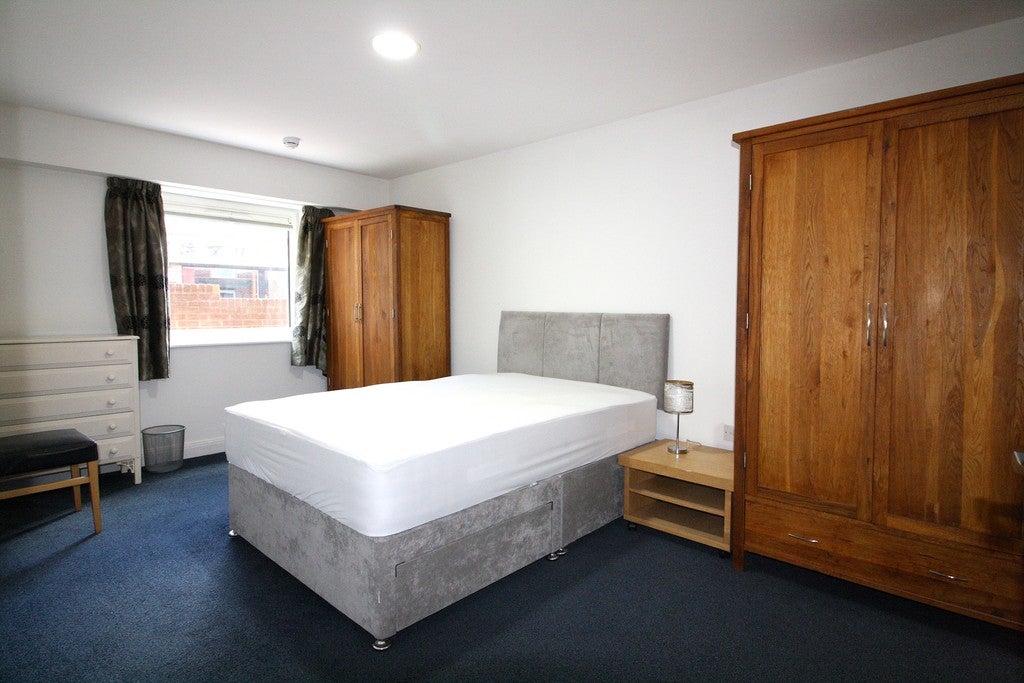 Flat Westfield Terrace in Sheffield