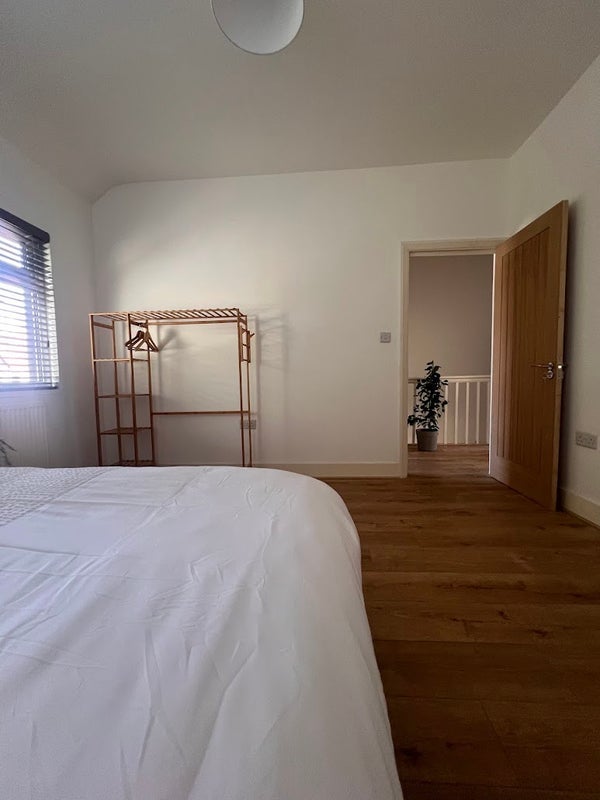 Room Morland Road in Greater London