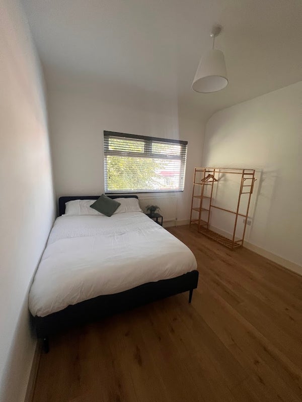 Room Morland Road in Greater London