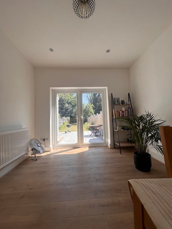 Room Morland Road in Greater London