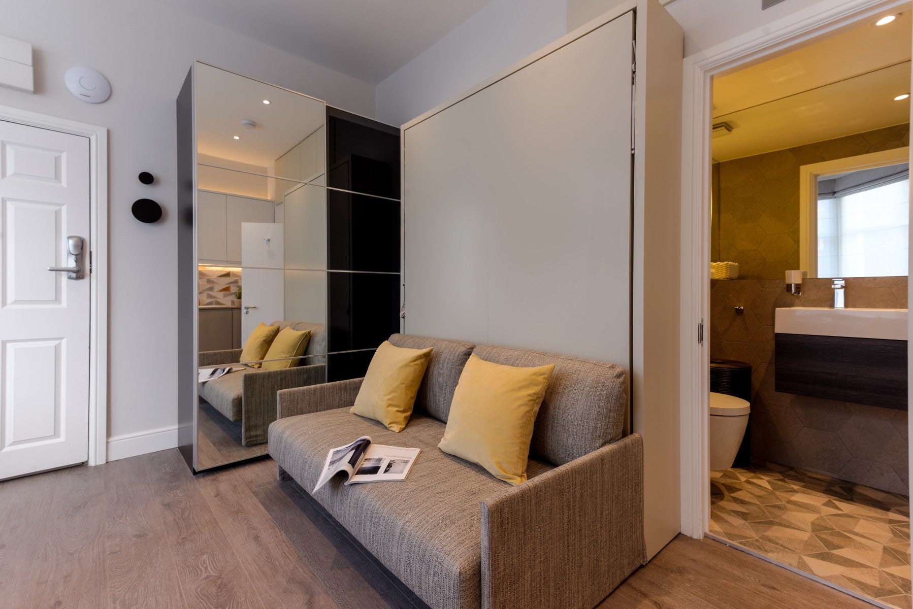 Flat Kingdon Road in London