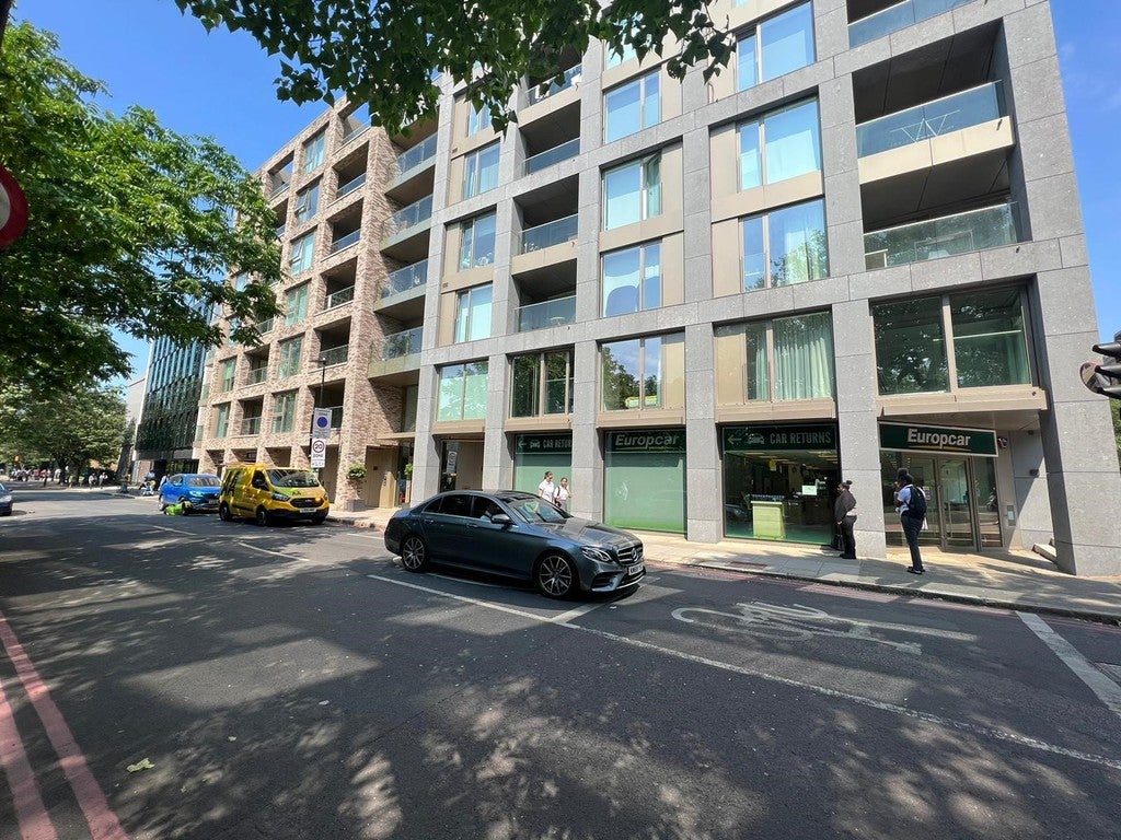 Flat Pentonville Road in Greater London