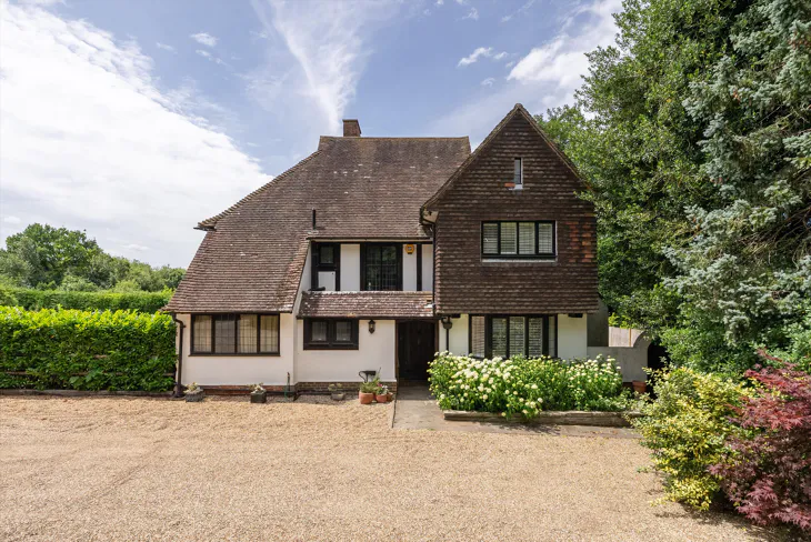 House Beech Avenue in Guildford