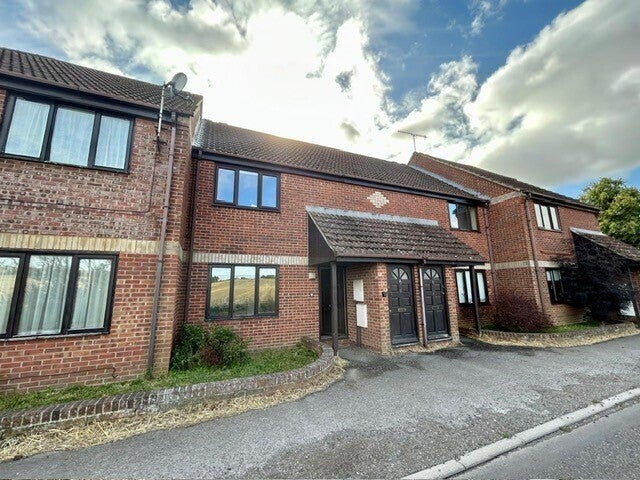 Flat Salisbury Road in Netheravon