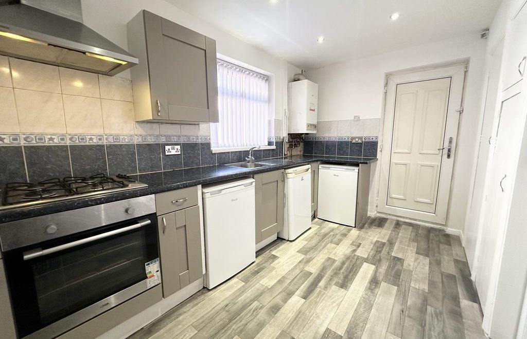 House Daleside Grove in Leeds