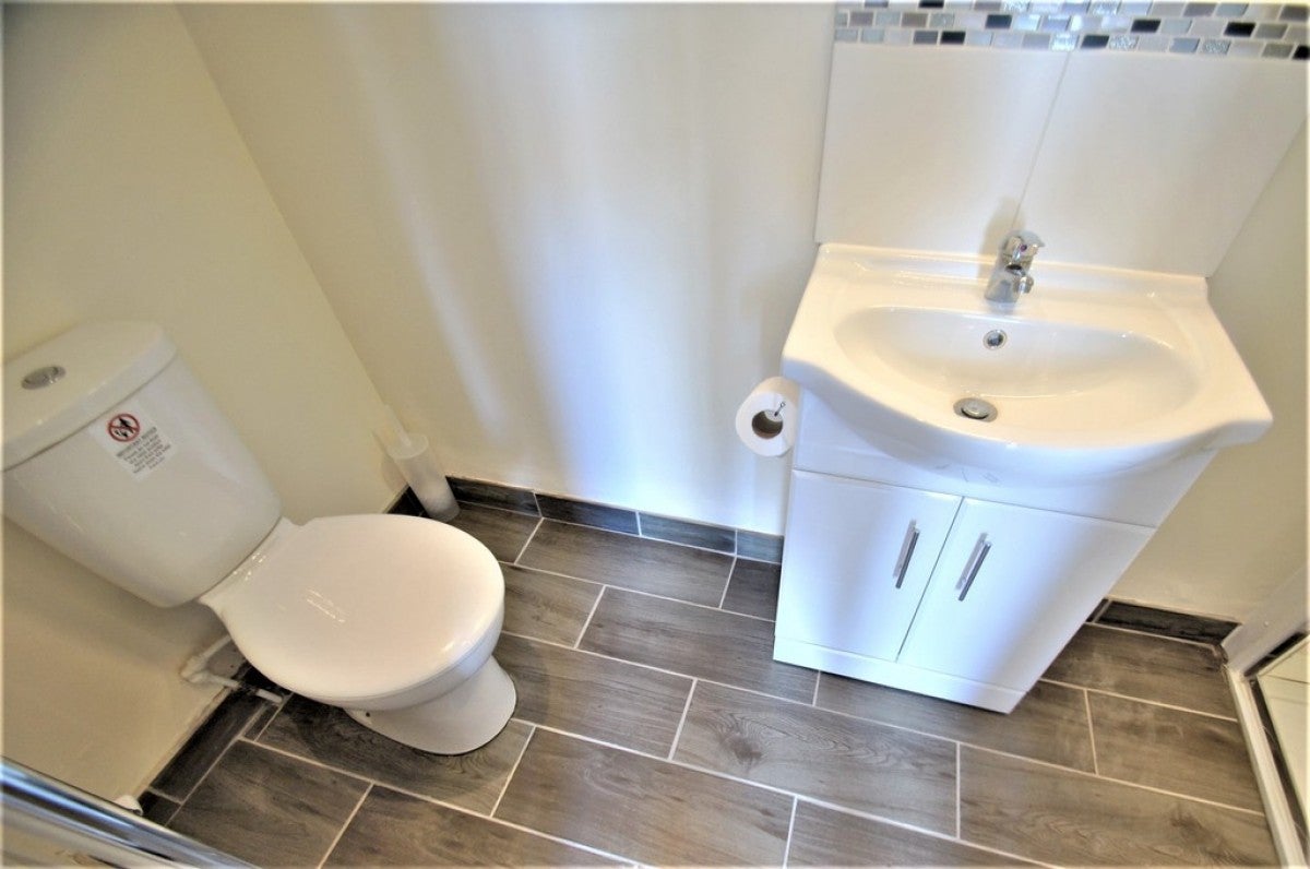 Room Melville Road in Coventry