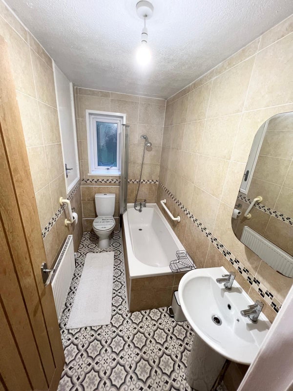 Room Grisedale Avenue in Guide