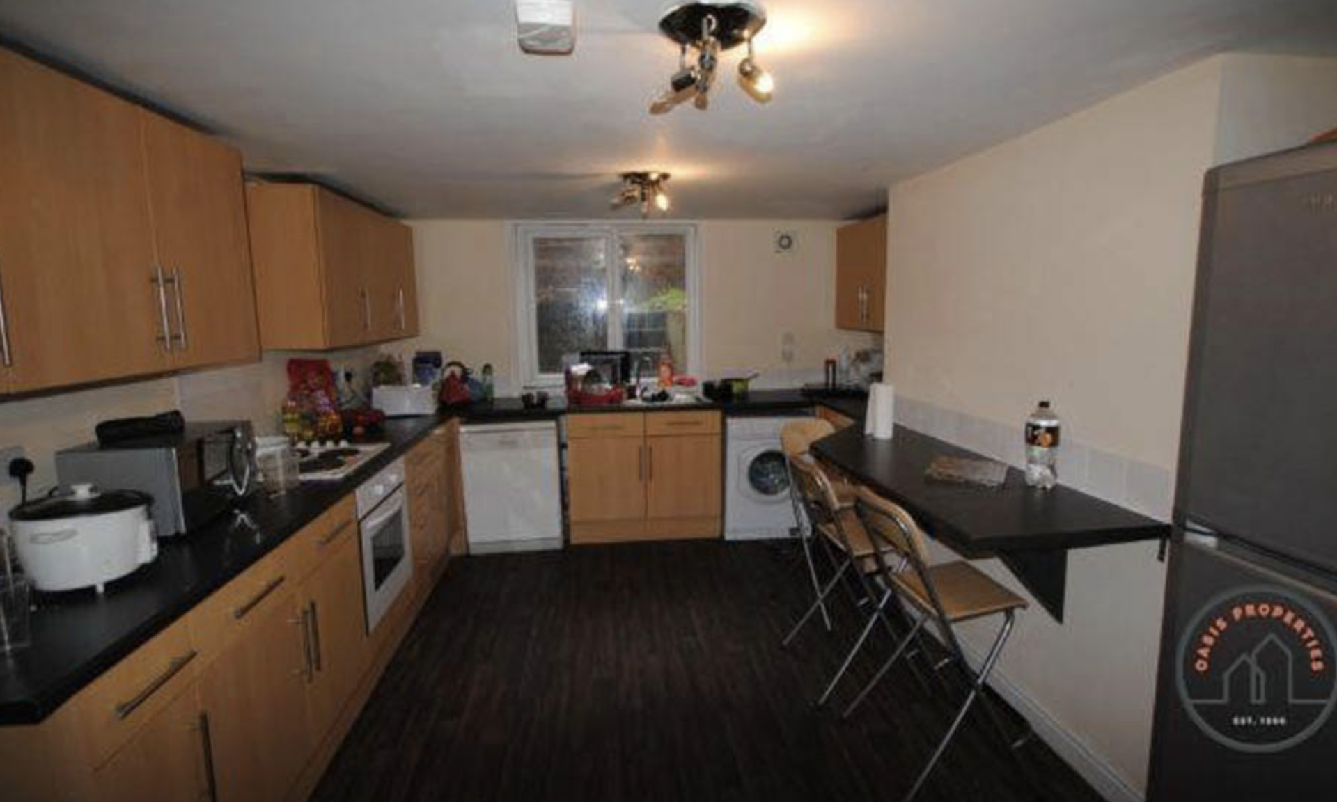 Flat Headingley Avenue in Leeds