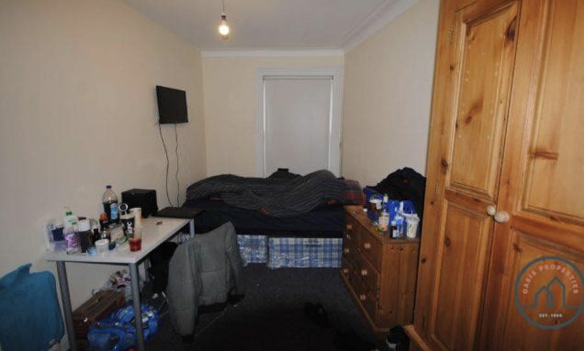 Flat Headingley Avenue in Leeds