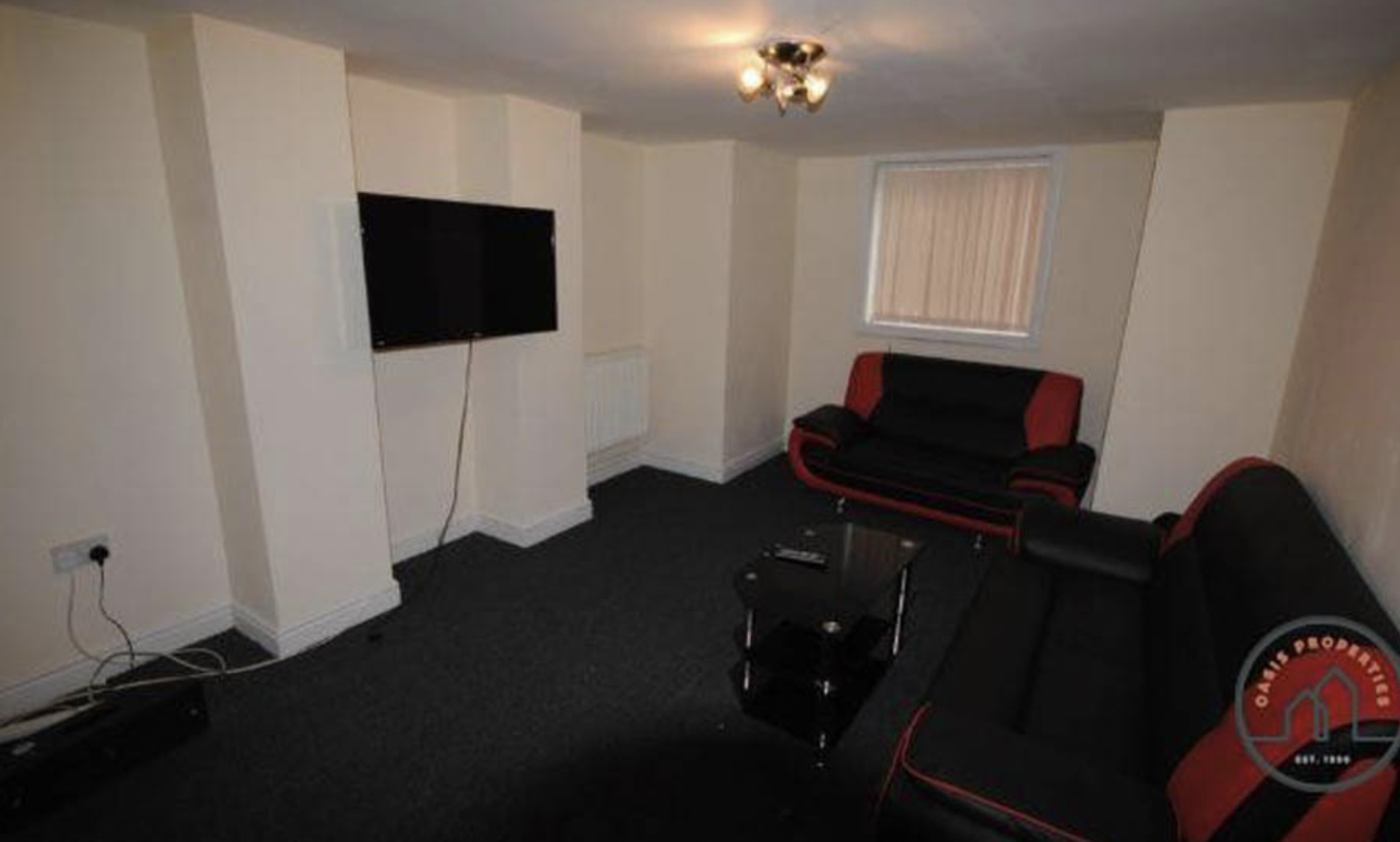 Flat Headingley Avenue in Leeds
