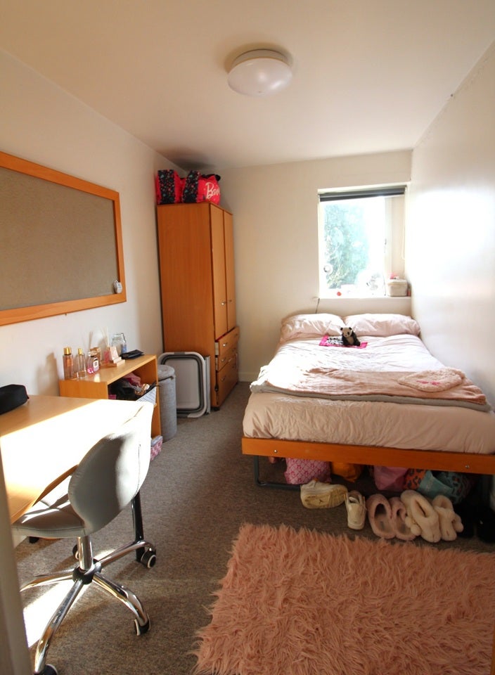 Flat Sparkford Close in Winchester