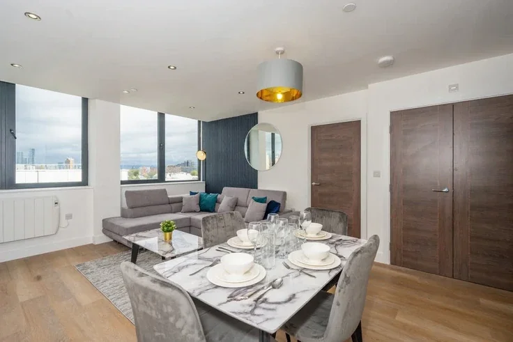 Flat Talbot Road in Trafford