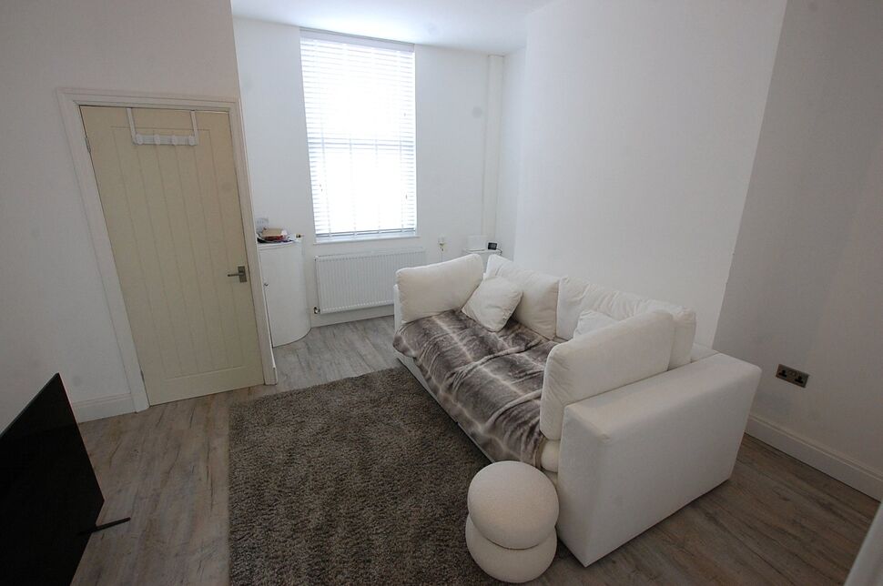 Flat Canterbury Street in Ashton-under-Lyne