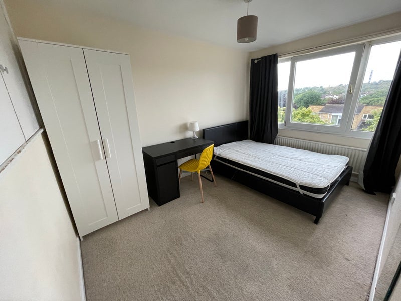 Room Trendlewood Park in Bristol