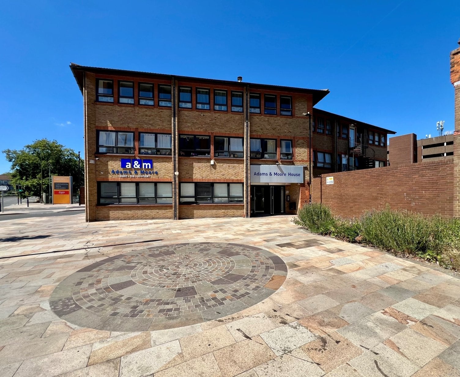 Flat Lowfield Street in Dartford