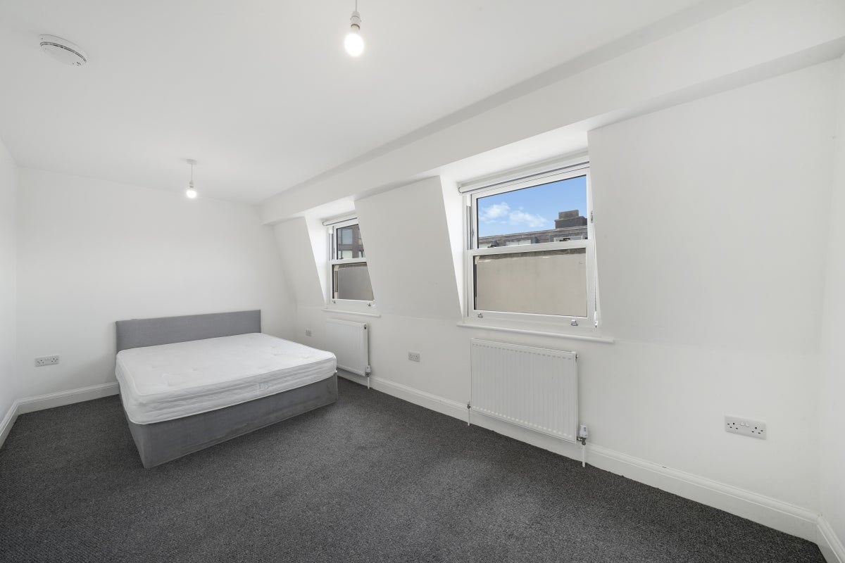 Flat Stroud Green Road in Greater London