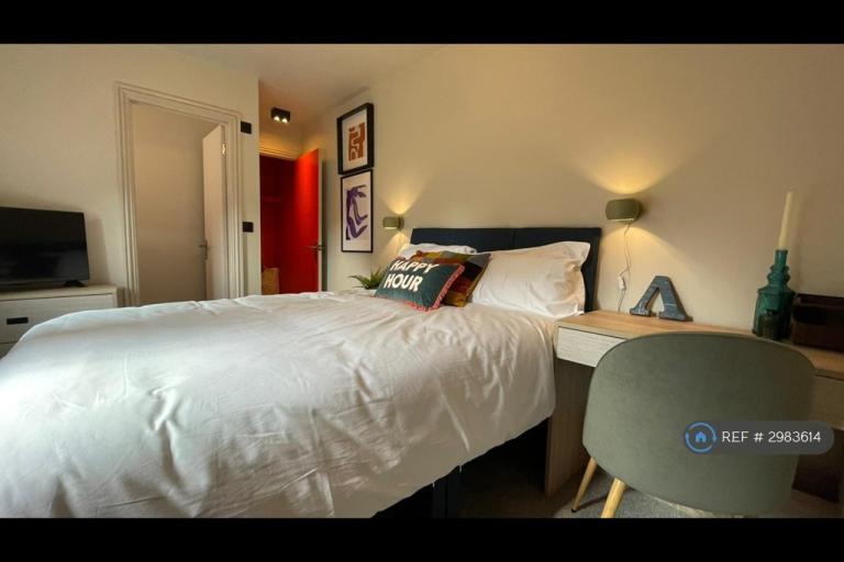 Room Storey Square in Barrow-in-Furness