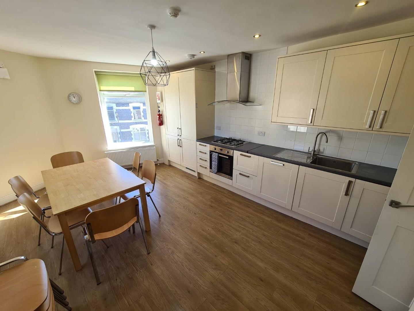 Flat Arcot Street in Penarth