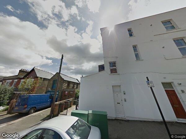 Flat Atterbury Road in Greater London