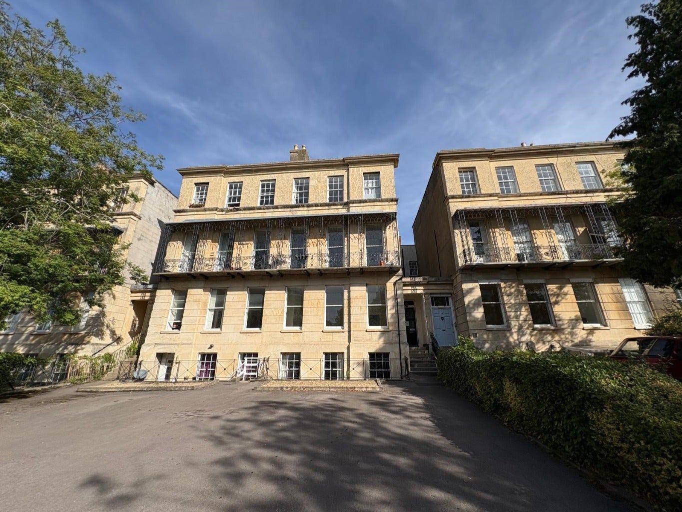 Flat Lansdown Place in Cheltenham