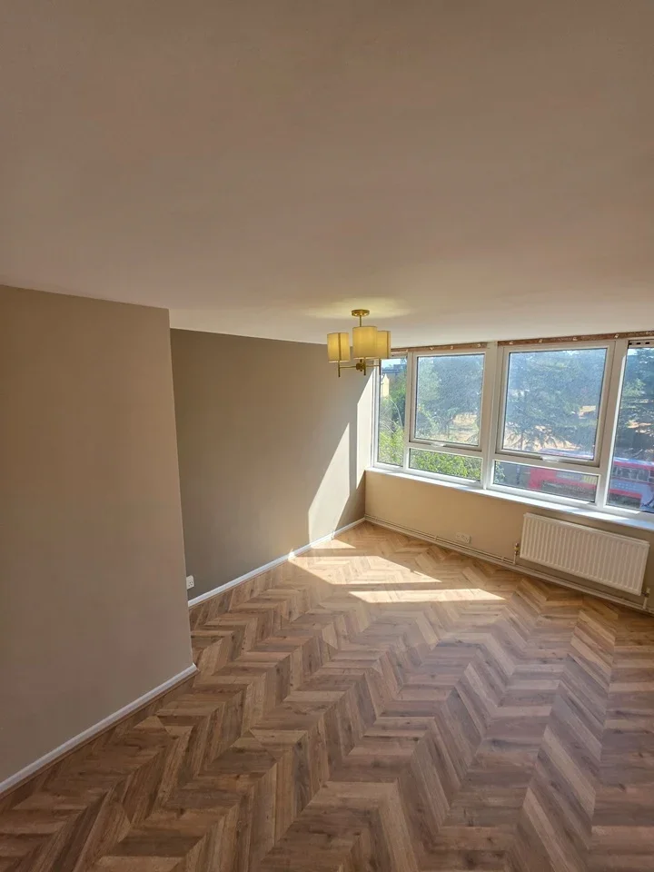 Flat Christchurch Road in Greater London