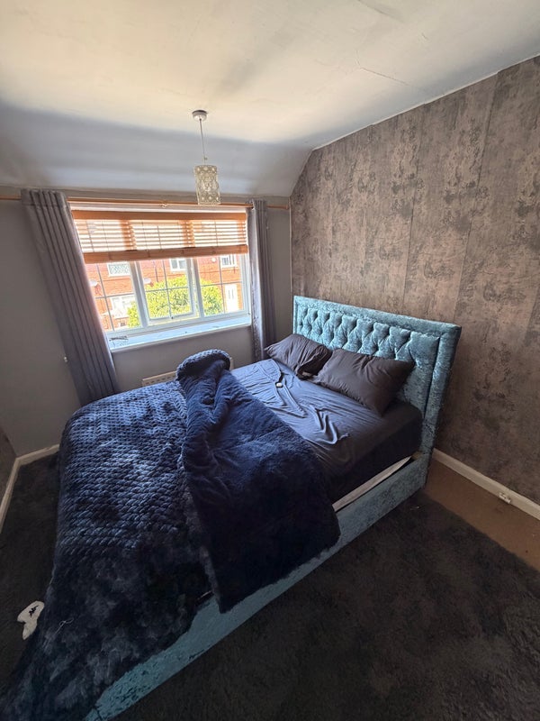 Room Winrose Grove in Leeds