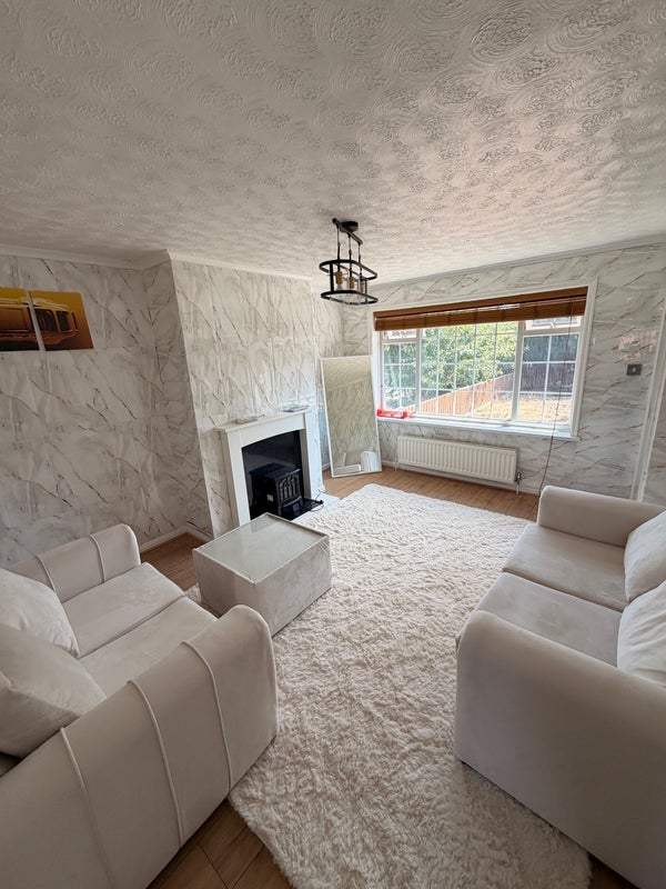 Room Winrose Grove in Leeds