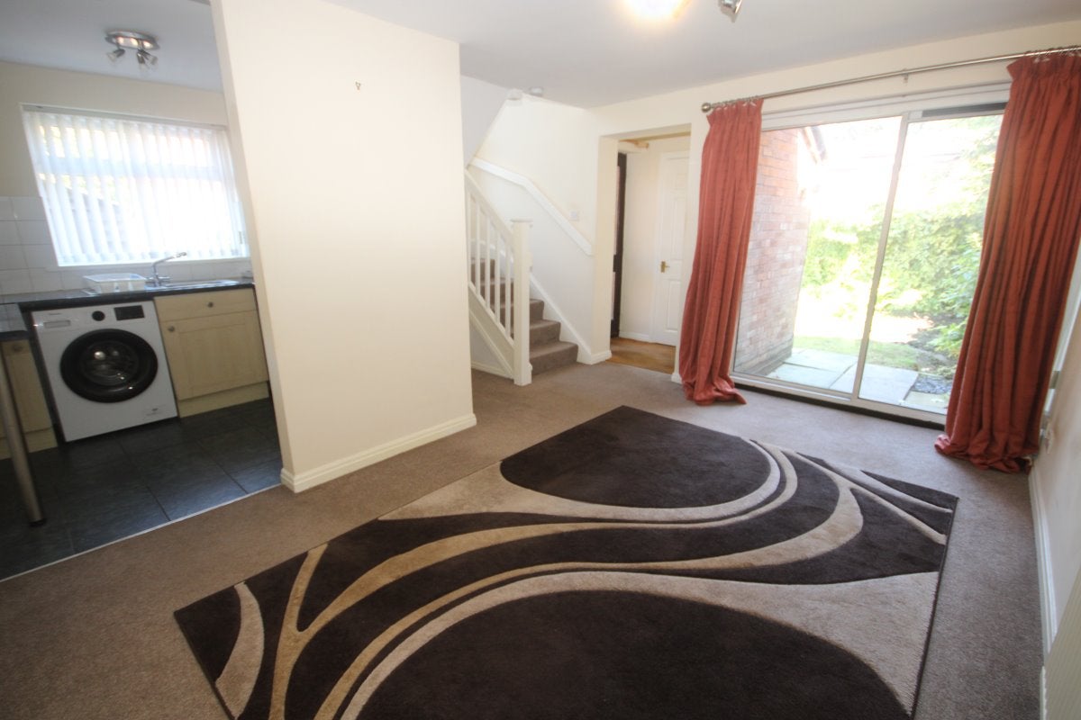 Flat Baristow Close in Chester