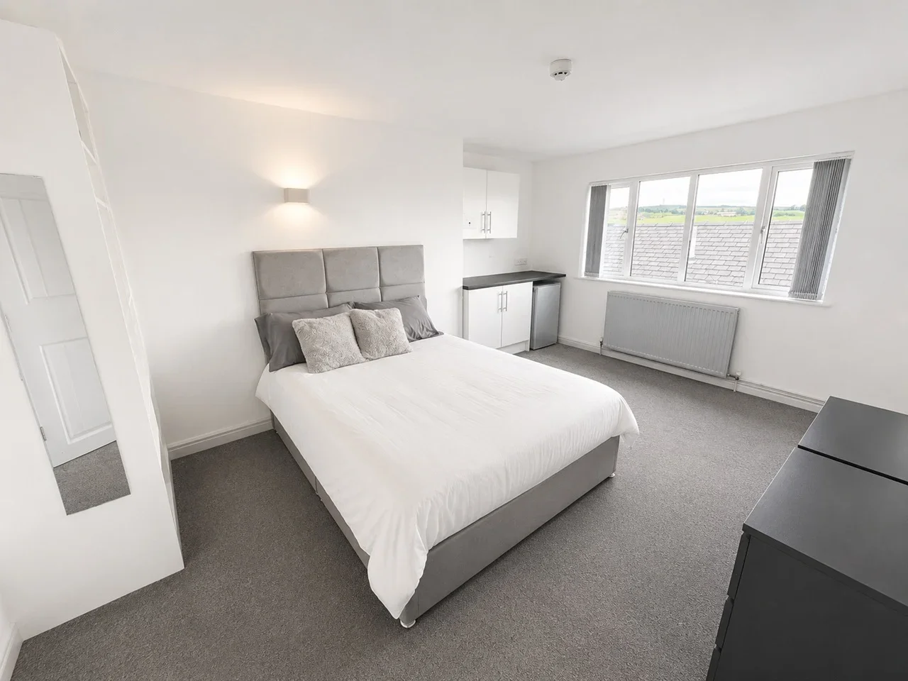 Room Rochdale Road in Oldham