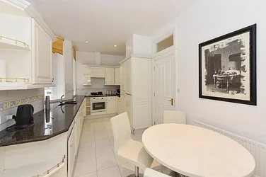 Room Berkeley Street in City of Westminster