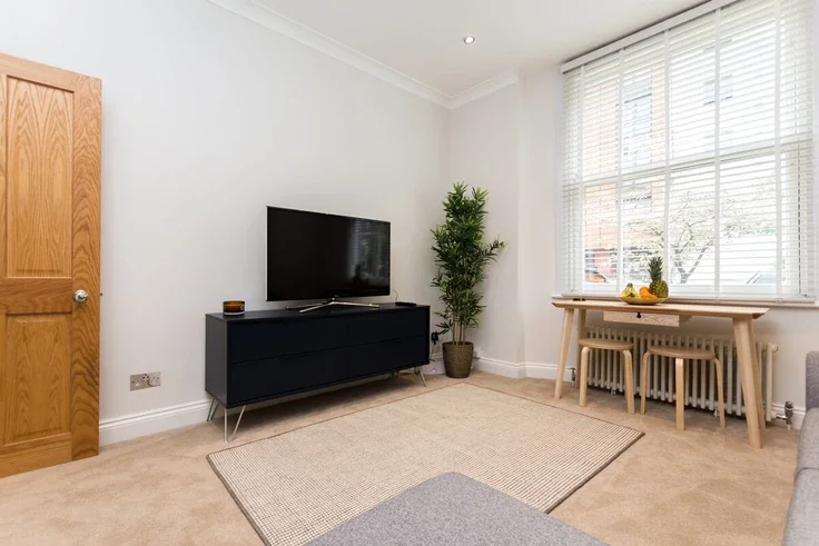 Flat Caledonian Road in Greater London