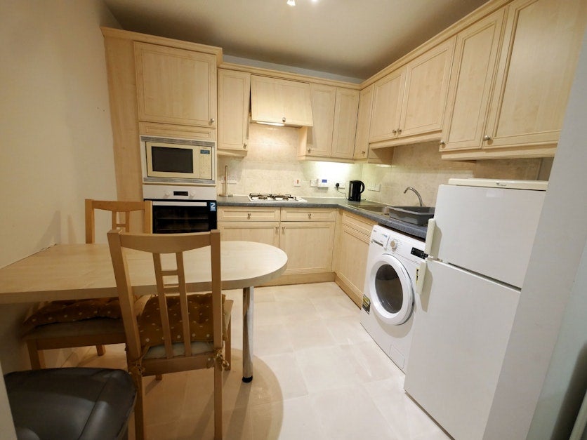 Flat Russell Gardens in City of Edinburgh