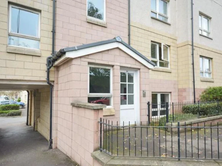 Flat Whyte Place in City of Edinburgh