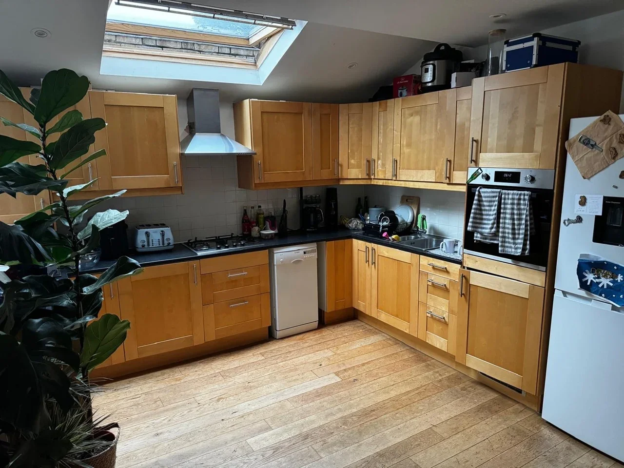 Room Beechdale Road in Greater London