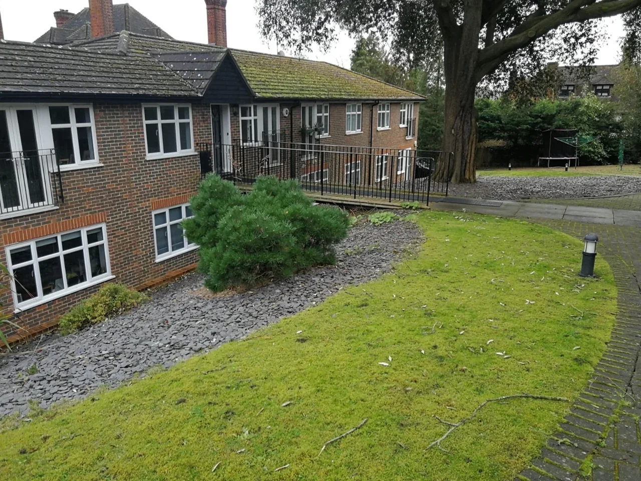 Flat Denbridge Road in Greater London
