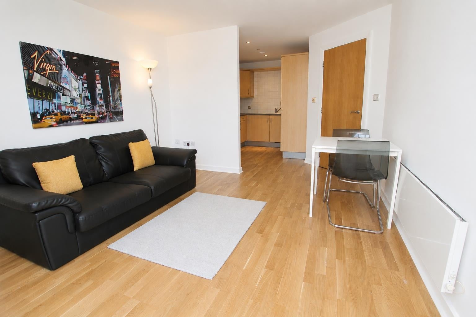 Flat Whitehall Quay in Leeds
