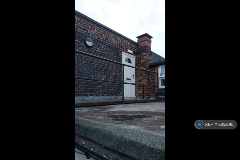 Room George Street in Newcastle-under-Lyme