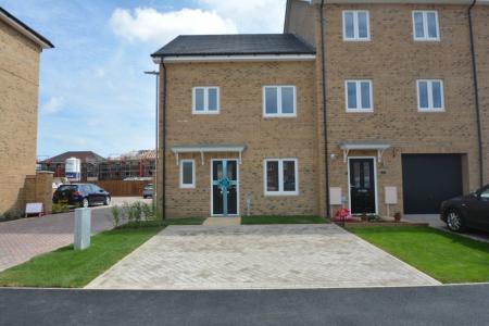 House Waterfield Close in Peterborough