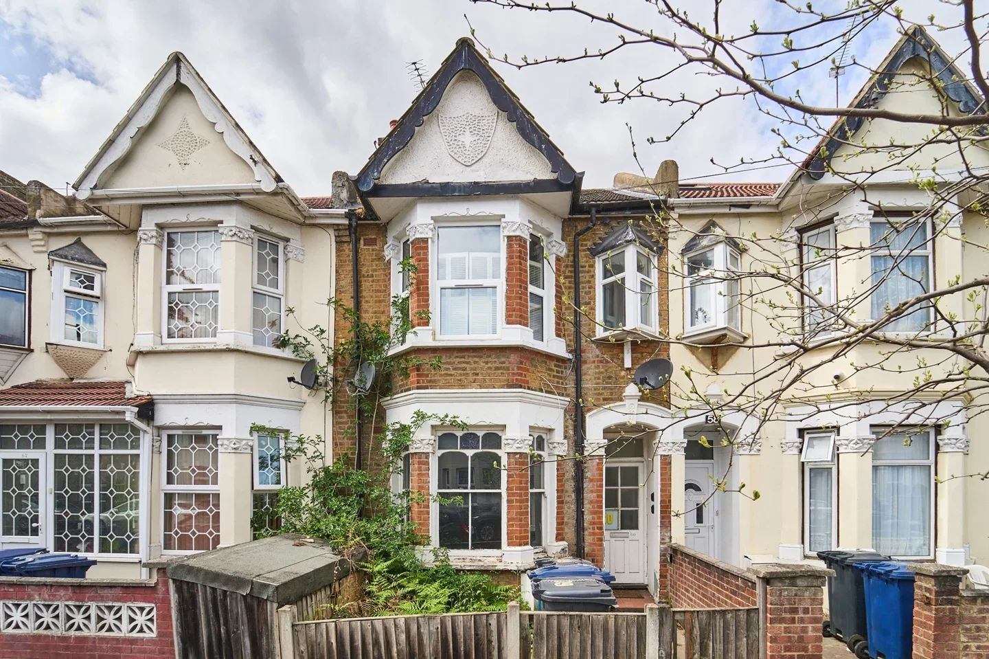 Flat Townsend Road in Greater London